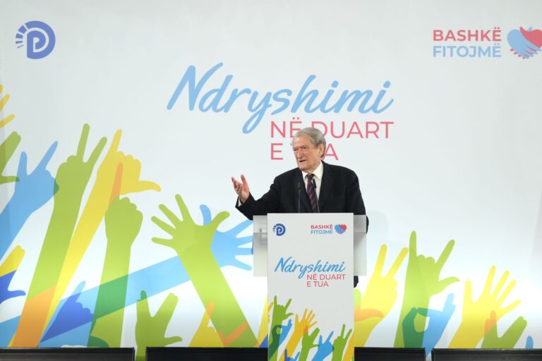 Berisha në Kuçovë: Lefter Maliqi ka mbështetjen totale të demokratëve. PD nuk bojkoton kurrë më zgjedhjet
