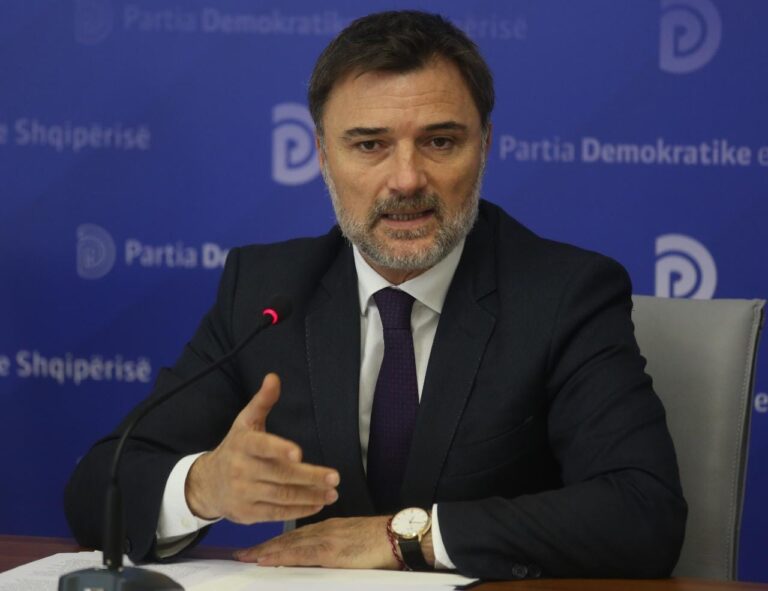 Jo me Berishën, as me Bashën. Alibeaj po punon për partinë e re, zbulohen detajet e para