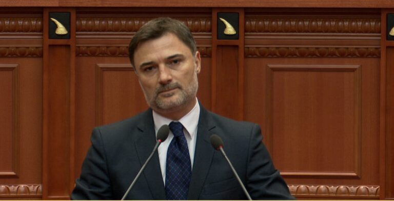 Sherr për Amnistinë Penale, Enkelejd Alibeaj: Djalli qëndron në detaje, përfitojnë drejtorët e dënuar nga GJKKO