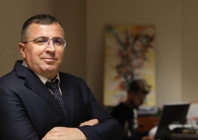 Kryebashkiaku në burg, qytetarët dy javë pa marrë pagesën