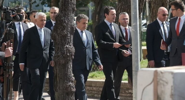 DW: Simpati në Tiranë për kurajën e Albin Kurtit