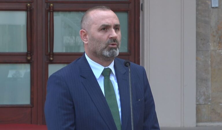 Pse DEA kërkon komunikim direkt me shqiptarët? Manja: Shenjë e besimit të fortë ndaj autoriteteve