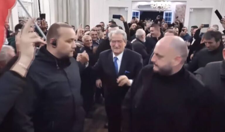 Sali Berisha ngre Lezhën në këmbë