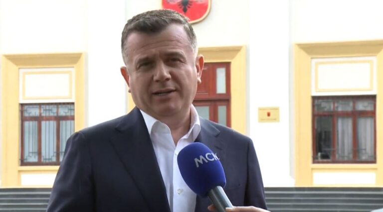 Balla: Deputetët e Foltores ikën nga Kuvendi sepse kuptuan që ia futën kot! FBI-në se kontrollon dot as Biden