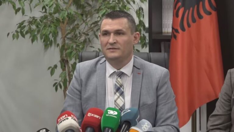 Zëri i Amerikës për konferencën e shtypit të kreut të SPAK, Altin Dumani