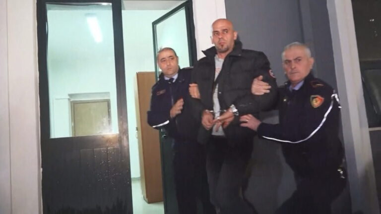 Vrasja e tre grave nga Dan Hutra, Kuvendi ”Vetting” drejtësisë. Kërkon informacion nga disa institucione