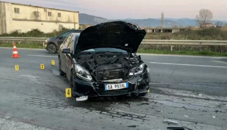 Aksident në aksin Lezhë-Milot. Përplasen dy automjete, plagoset pasagjerja