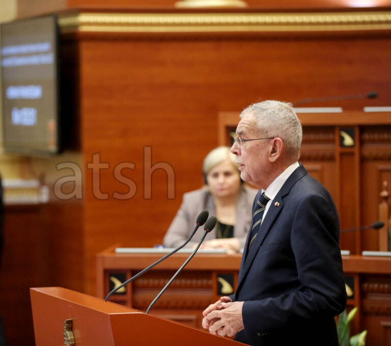 Presidenti i Austrisë thirrje qeverisë Rama: Pasaportat e arta cenojnë integrimin në BE