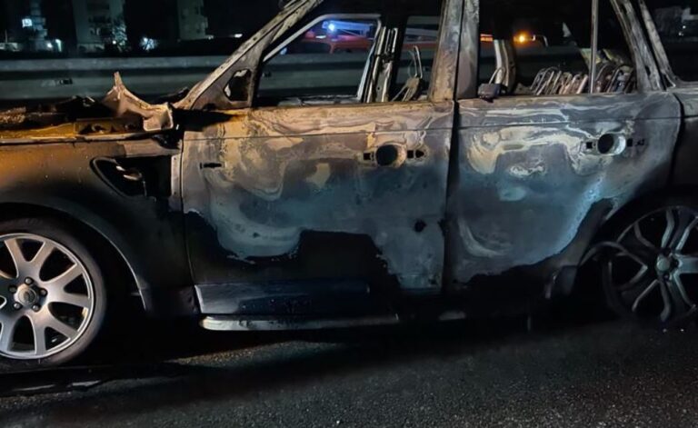 Zbardhet ngjarja e djegies së makinave në Vlorë. U vunë flakën qëllimisht 3 automjeteve, arrestohen dy persona