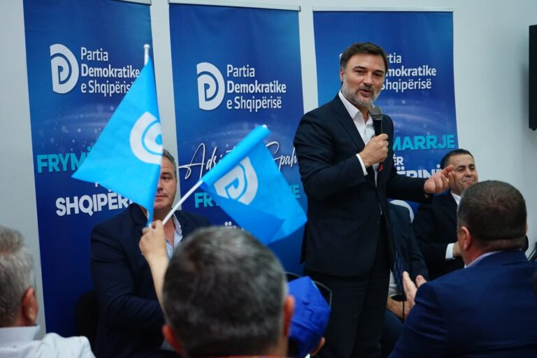 ”Prej një viti e gjysmë PD është në agresion”, Alibeaj: Berisha u fut nën sqetullën e Ilir Metës