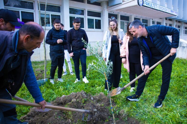 Kandidati i PS-së në Vlorë, Dredha premtim të rinjve: Mundësi pune dhe praktikë