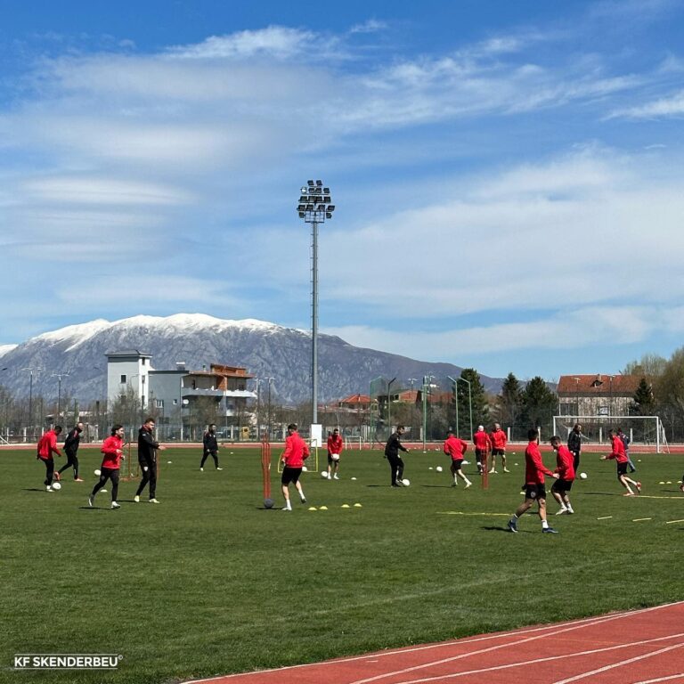 FOTO/ Kategoria e Parë, shkëputen skuadrat e kreut. Ndryshon renditja