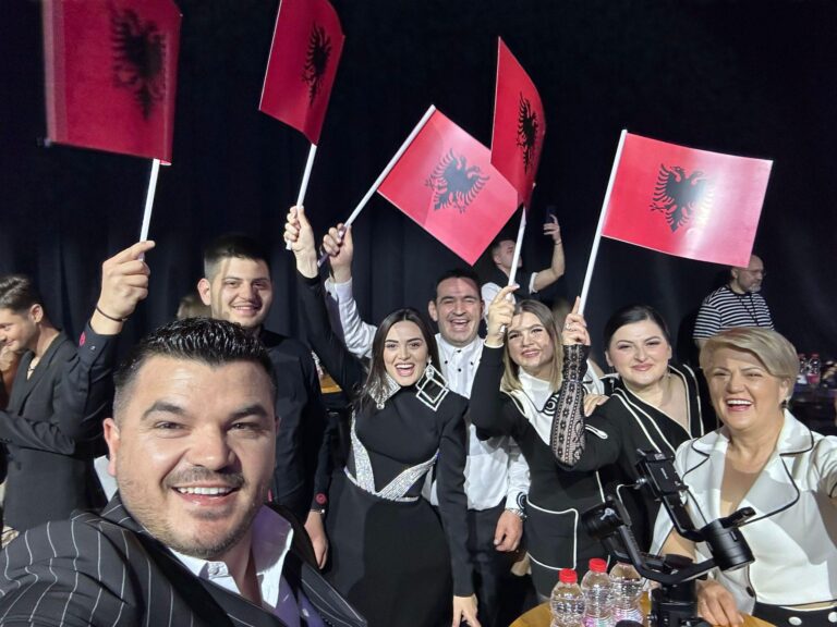 VIDEO/ ”Duje” jehonë në Izrael, Albina dhe familja Kelmendi befasojnë publikun