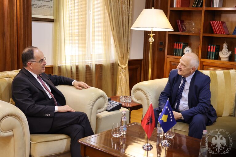 Bajram Begaj shkëmbim idesh me ish-presidentin Fatmir Sejdiu: Kosova është sot realitet i pakthyeshëm