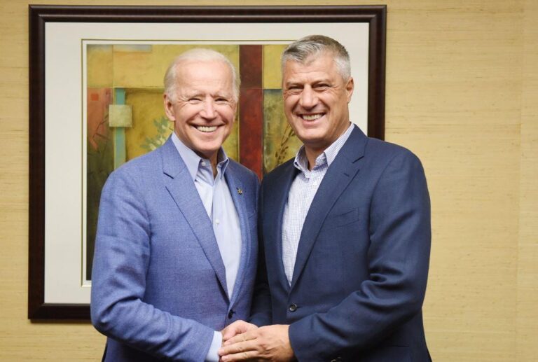 Presidenti Biden dëshmitar për UÇK-në në Hagë? Avokati i Thaçit sqaron gjithçka