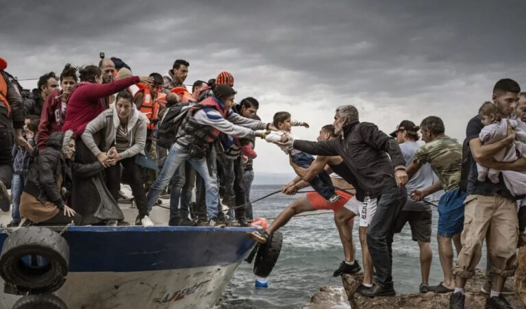 Kronikë/ Fluksi i emigrantëve, Italia shpall gjendjen e jashtëzakonshme për 6 muaj