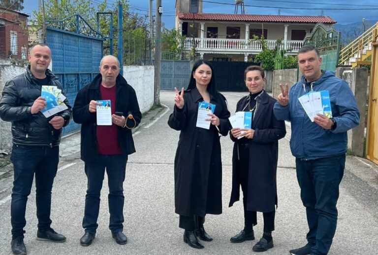 Fushatë në terren për Këlliçin, Tedi Blushi: Trokasim në çdo zemër e derë për të folur me qytetarët