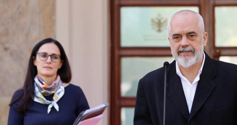 Paga e administratës, ministrja Ibrahimaj shpjegon fazat: Do të ketë rritje nga 30-61%