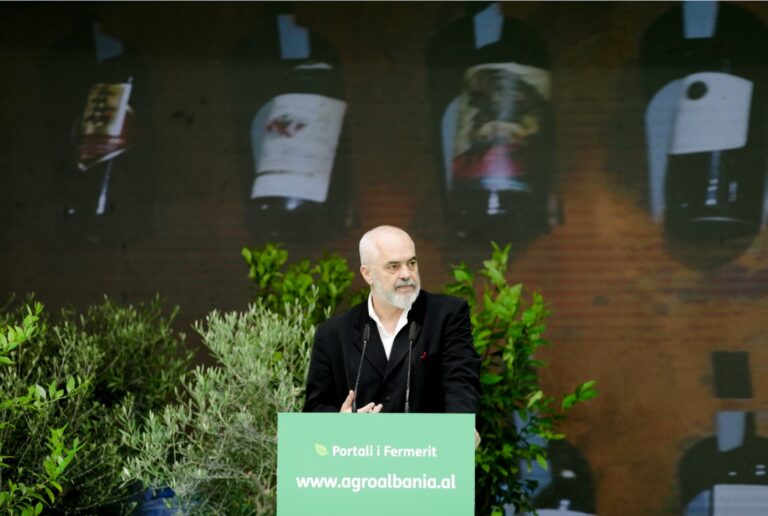 ”Qeveria po bën një rritje historike pagash”, Rama: Konkurrencë më e madhe për forca të reja pune