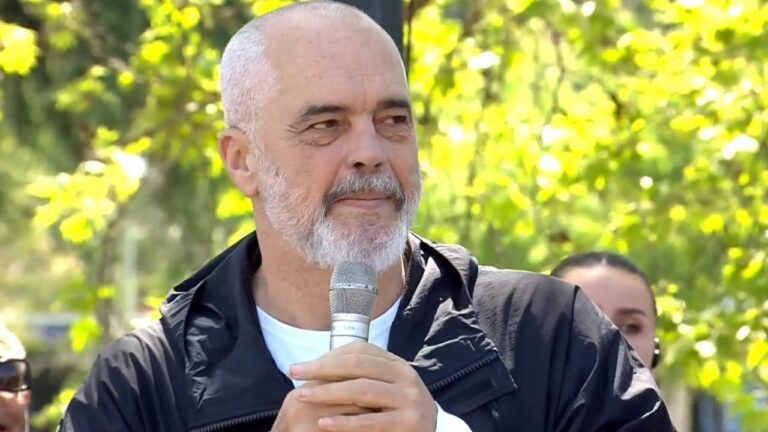 Rama prezanton kandidatin Gledian Llatja në Elbasan: Të largojmë “zorrën qorre” që turpëron Shqipërinë