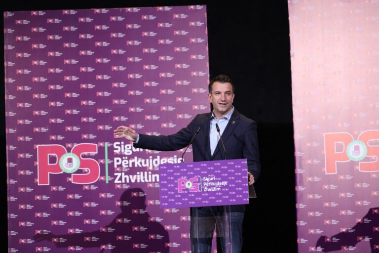 Veliaj prezanton listën e këshilltarëve në Kamëz: Opozita përfaqësohet nga një ”non-grata” që nuk kalon dot Rinasin