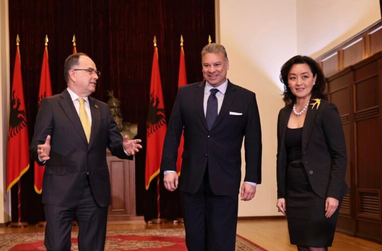 Presidenti Begaj takon Escobar: SHBA, rol të pazëvendësueshëm në garantimin e paqes dhe sigurisë në Ballkanin Perëndimor