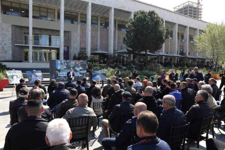 Kandidati Belind Këlliçi prezanton planin që lehtëson trafikun: Një nënkalim në sheshin Skënderbej
