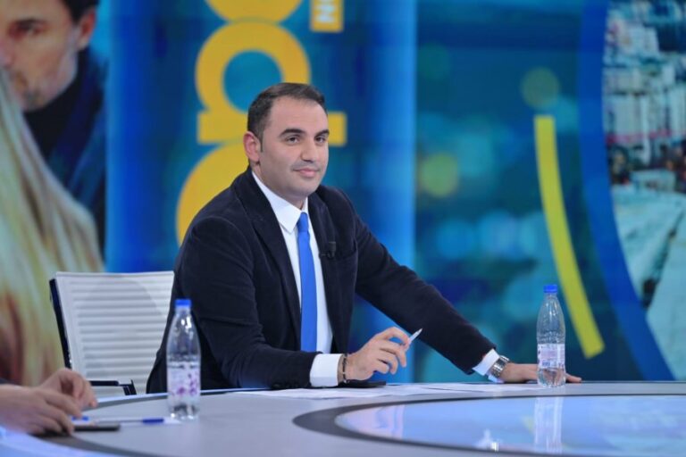 Këlliçi: Frika pengon pjesëmarrjen në protestat e PD. 13 vite në opozitë, eksperiment i pa testuar në Ballkan