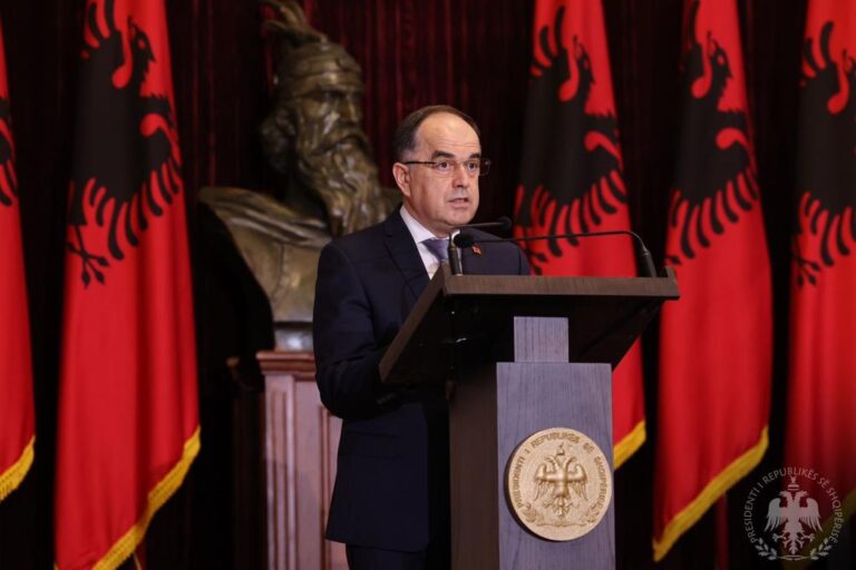 Presidenti Begaj uron 101-vjetorin e vendosjes së marrëdhënieve diplomatike të Shqipërisë me SHBA