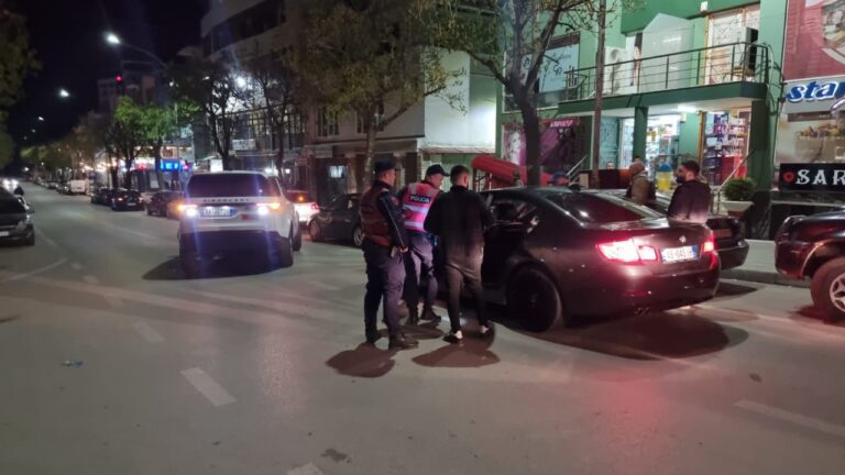 Policia e Shtetit kontrolle “blitz” ndaj makinave luksoze në Pogradec