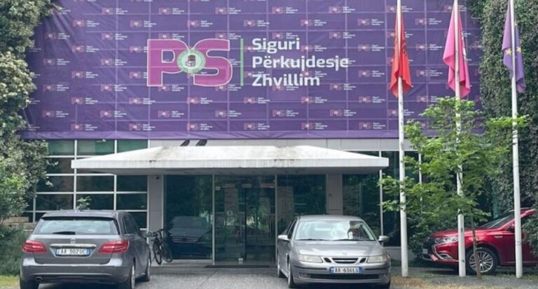 Rama mbledh kryesinë e PS në selinë rozë