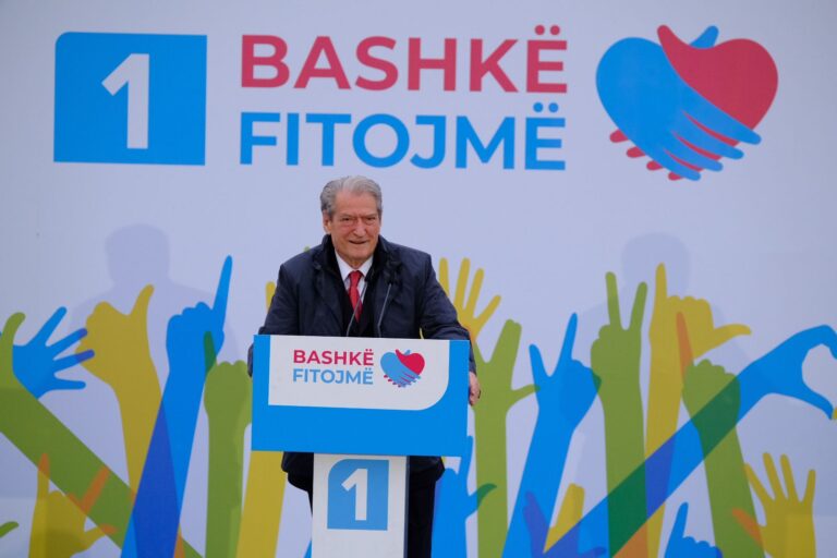 Berisha në Paskuqan: Rama i gozhdoi rrogat, dhe shqiptarët ikin çdo ditë