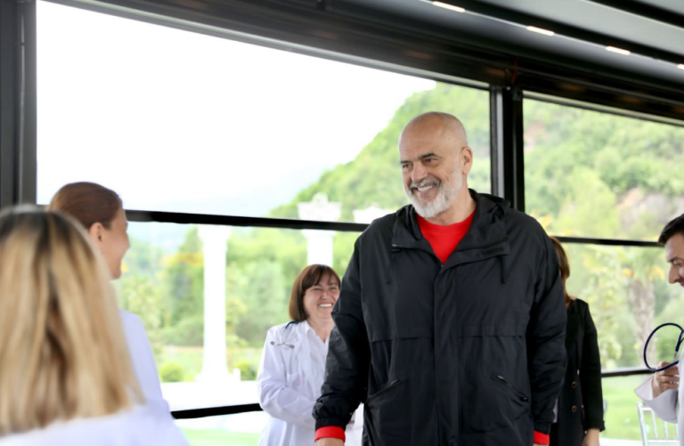 Takimi me mjekët në Klos, Rama: Në Gjermani merr lekë sa të duash, por s’ka kafe si këtu tek ne
