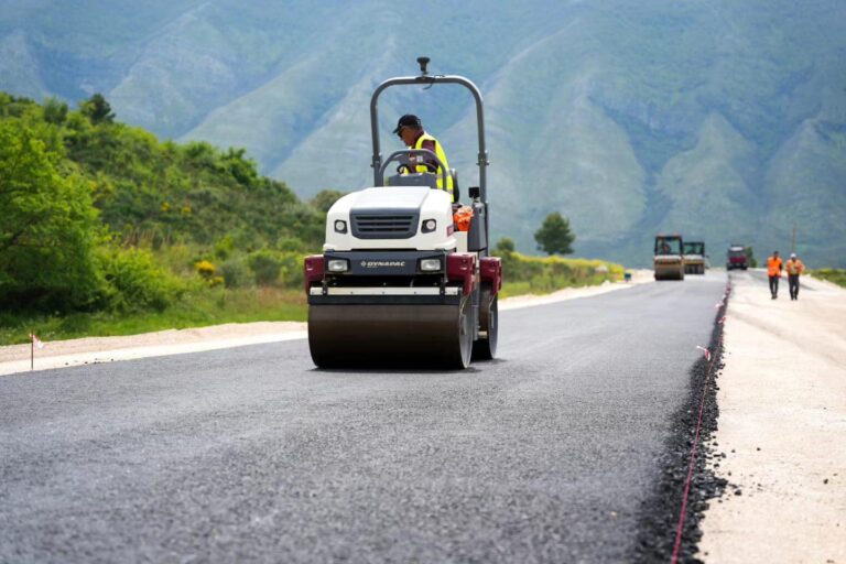 Rama tregon pamjet: Aksi Orikum-Dukat plotëson gjerdanin infrastrukturor nga bajpasi i Fierit deri në Palasë