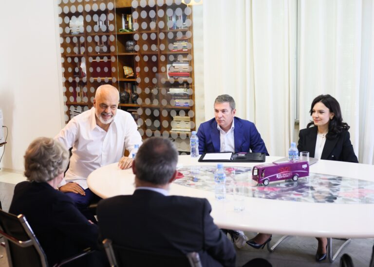Shefja e OSBE-së takime në selinë e PS, Gjiknuri: Procesi zgjedhor sipas standardeve më të mira