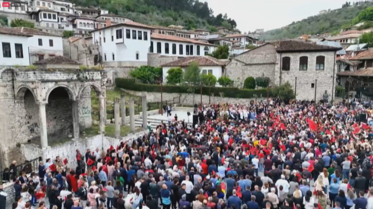 Rama mbyll fushatën në Berat: Fushata e parë që nuk flasim për ujë të pijshëm