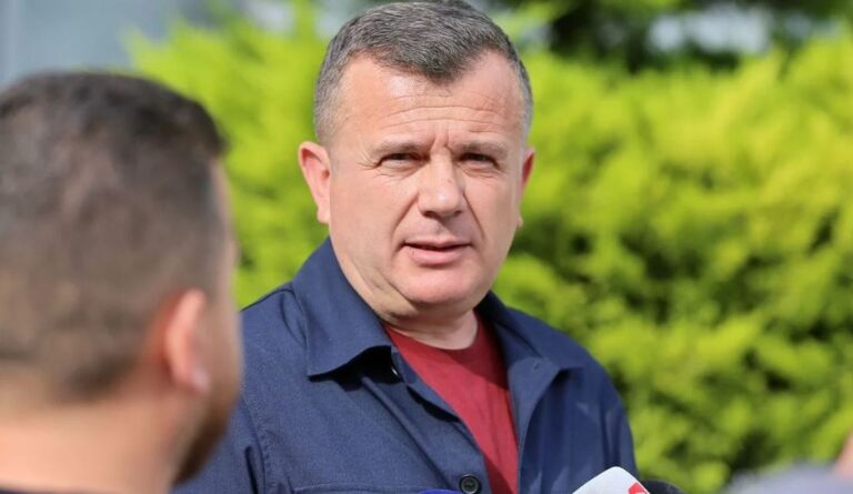 Balla flet për rritjen e pagës së deputetit: Mos bini pre e propagandës së poshtër