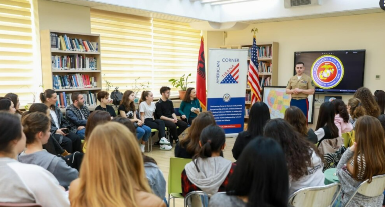 Amanda Roberson, zv. Shefe e Zyrës së Marrëdhënieve me Publikun në Ambasadën Amerikane: “Këndi Amerikan Lëvizës”