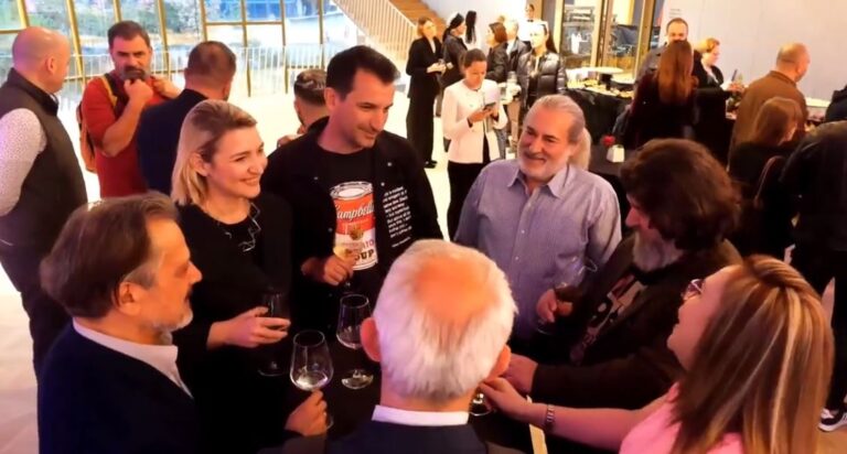 VIDEO/ Kryebashkiaku Erion Veliaj jep lajmin: Rikthejmë Bienalen e Tiranës