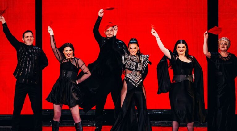 “The Times” shkruan për këngën e Shqipërisë në Eurovision: Vajtim mistik dhe kambana kishe