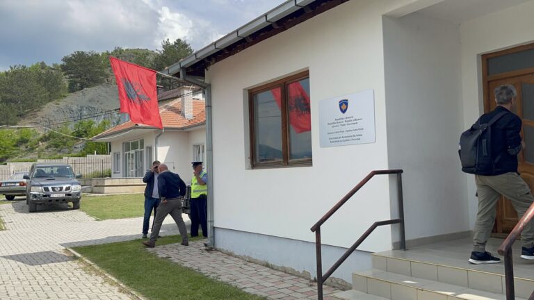 Betohen kryetarët e rinj, por popullsia serbe nuk i njeh
