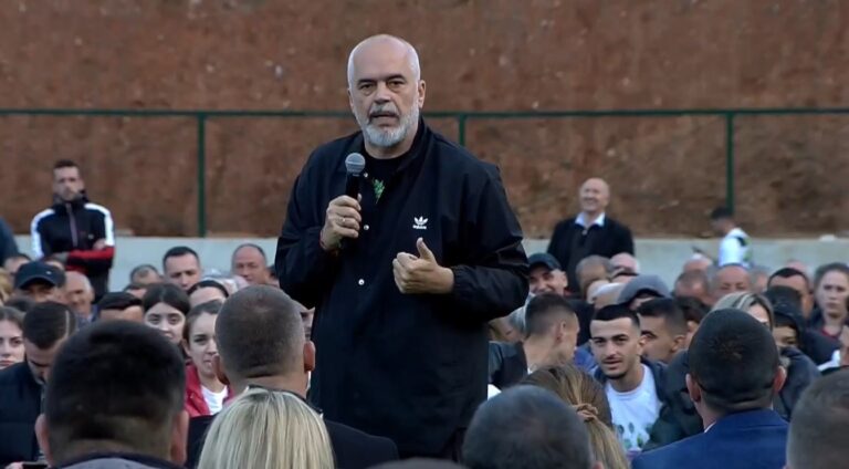 Rama: Berisha flet për ambasadoren dhe zyrtarët e lartë amerikanë, sikur po flet me karagjozët e oborrit të tij