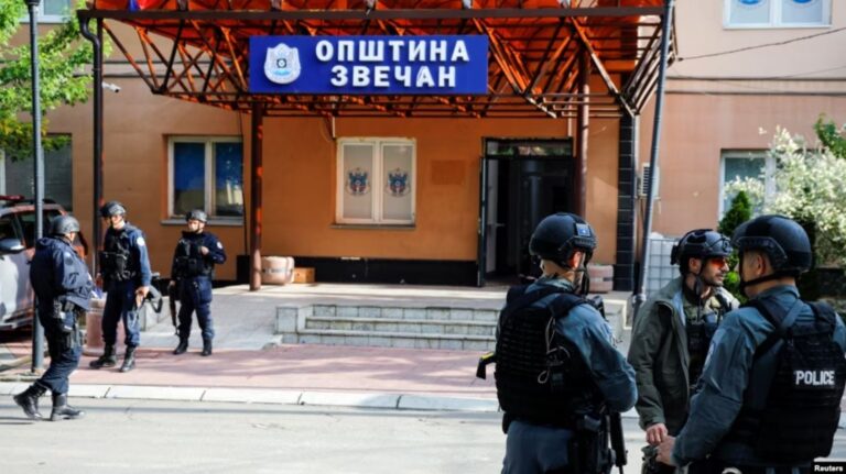 Çfarë po ndodh në veri të Kosovës? Policia kryen bastisje