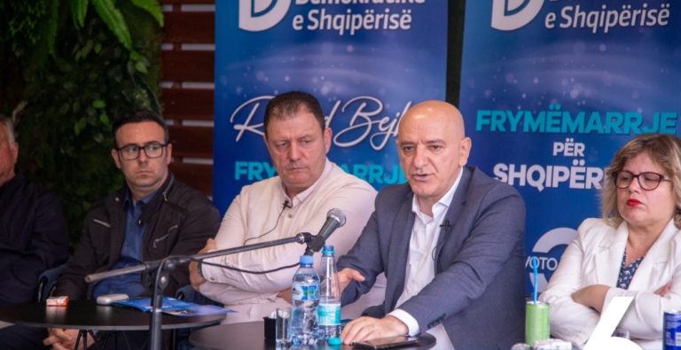 Bejko i PD-së te Alibeajt: Do ndërtojmë fusha sportive në çdo lagje, do jenë falas!
