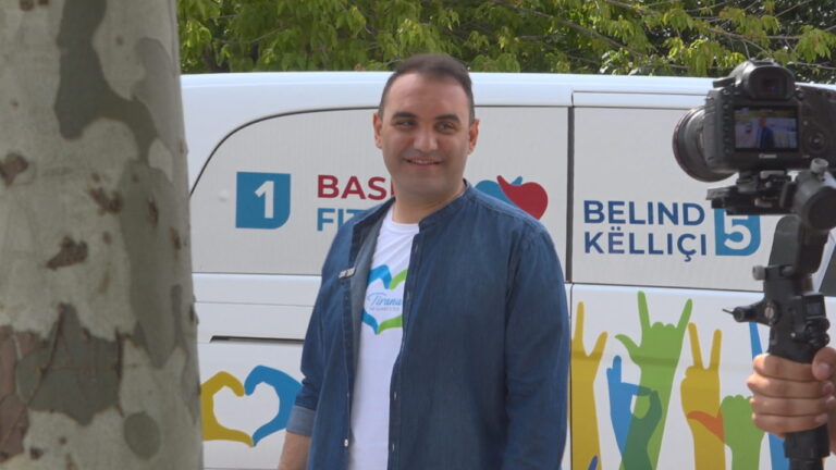 Belind Këlliçi në Sauk: Bashkia gjobit bizneset që takohen me mua