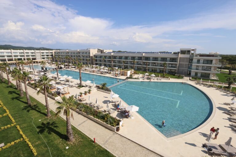 Spanja dhe Shqipëria në një resort me 5 yje, San Pietro, Meliá në Durrës (Foto)