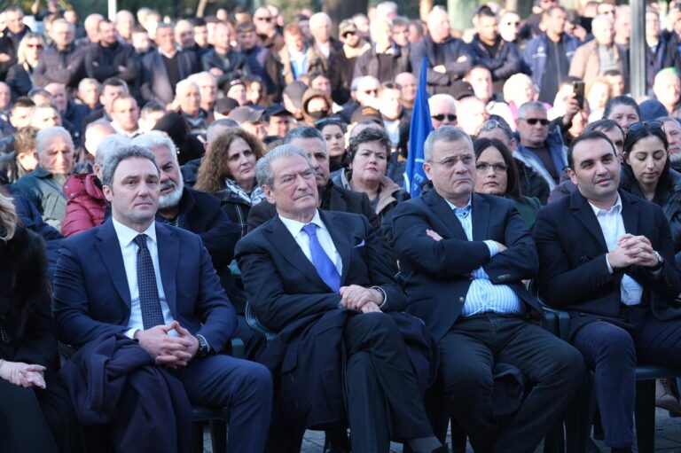 Humbja drastike në Shkodër, Bardh Spahia takim me Berishën