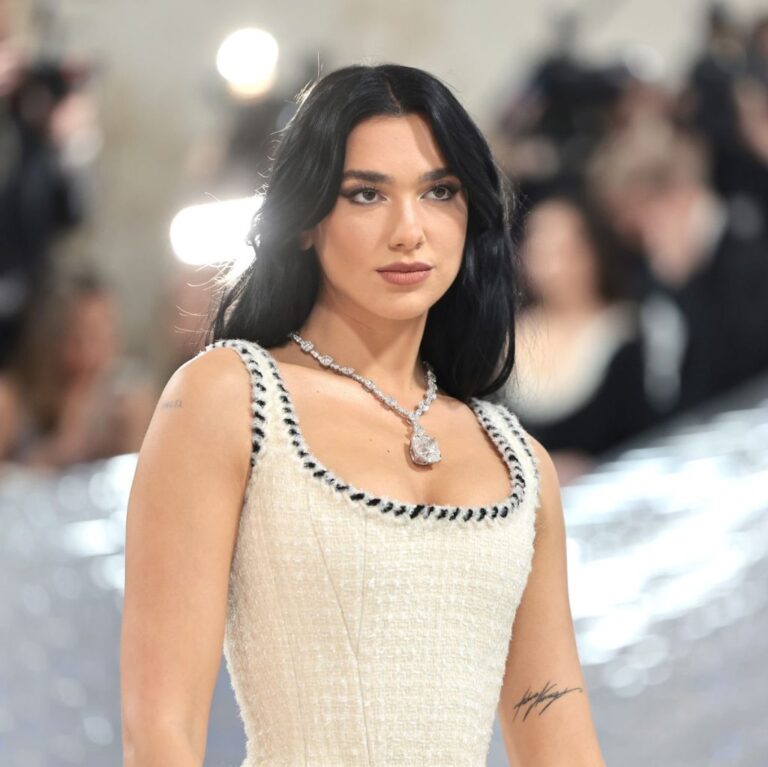 Dua Lipa i thotë “jo” performancës në ndeshjen e Anthony Joshuas