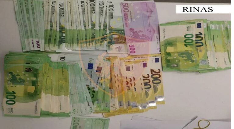 Tentuan të kalonin 40 mijë euro jashtë vendit duke i fshehur në trup, ndiqen penalisht nënë e bijë në Rinas