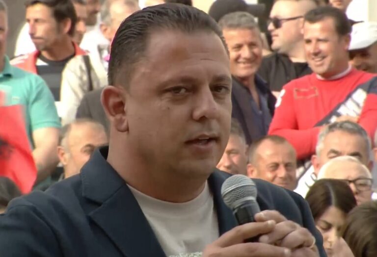 Rama mbyll fushatën në Kavajë, kryetari Redjan Krali: Vetëm në drejtimin e PS-së, qyteti ka progres